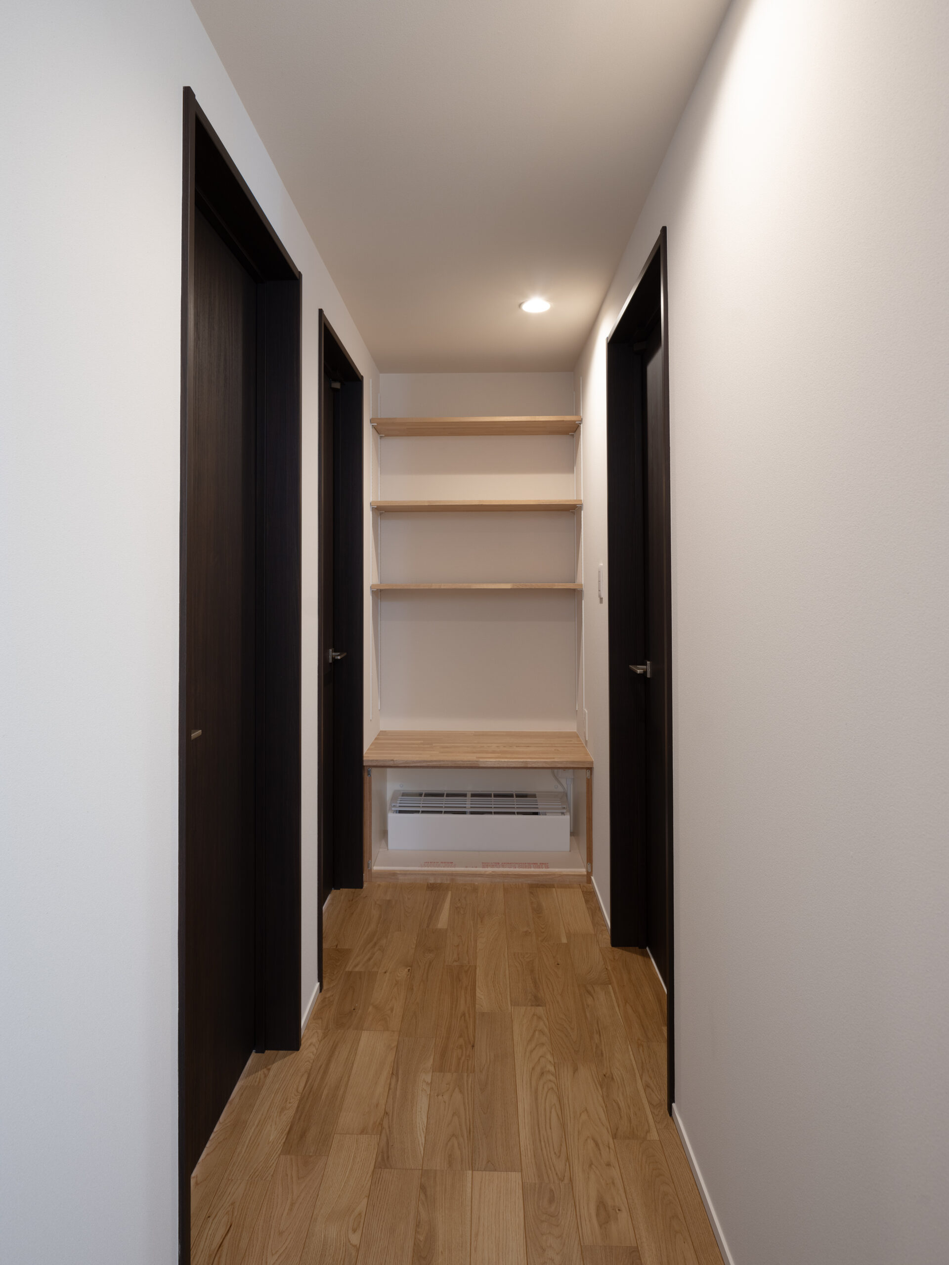 床下エアコンのある廊下