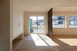 スプーンカットの床が印象的なタタミスペース