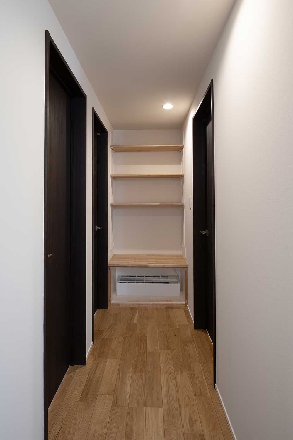 床下エアコンのある廊下