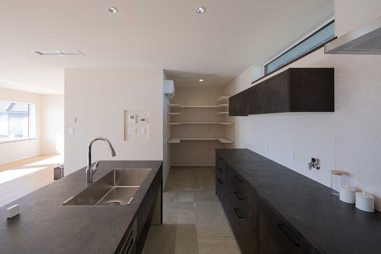 キッチンにはグラフテクトを採用