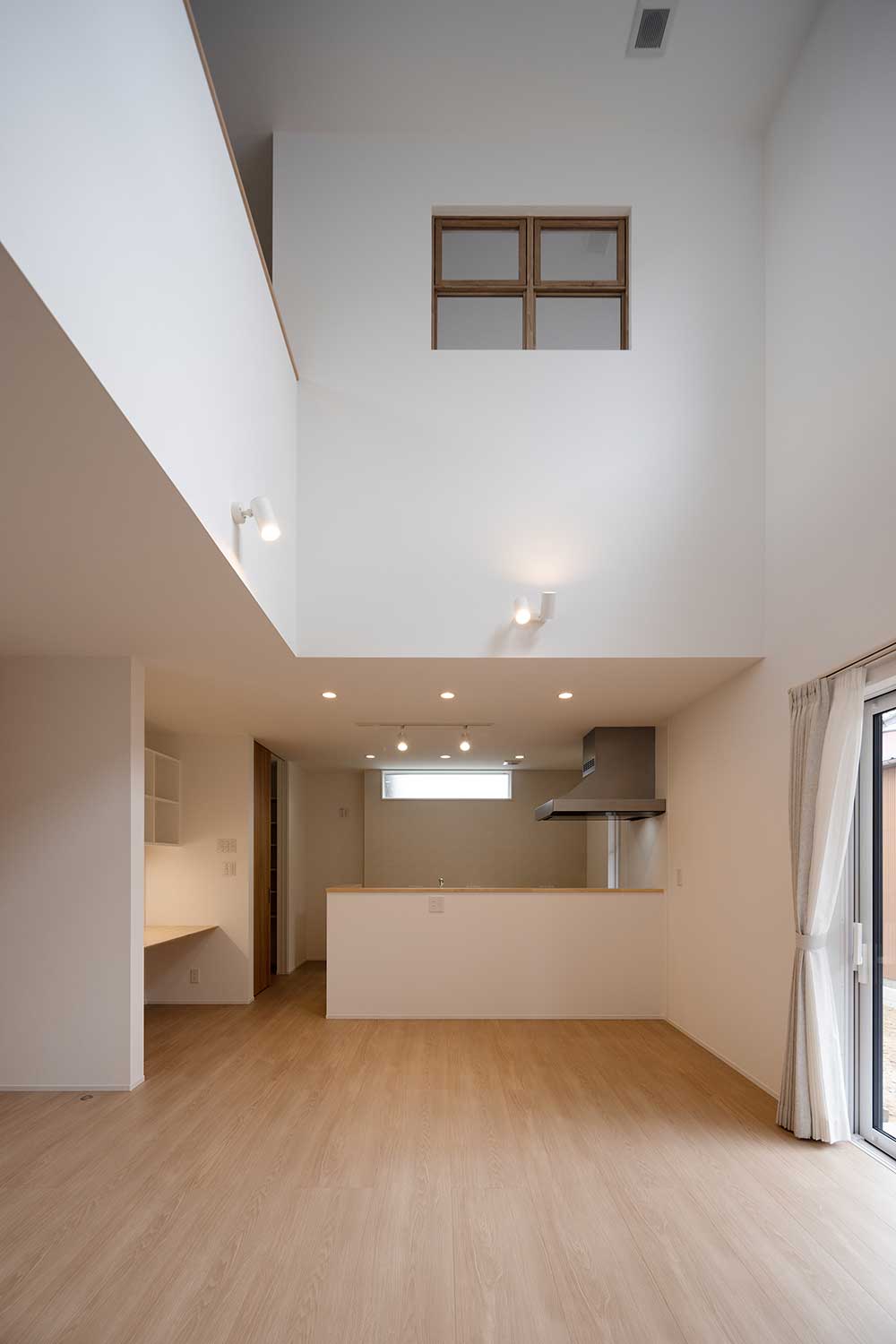 吹き抜けのあるリビング