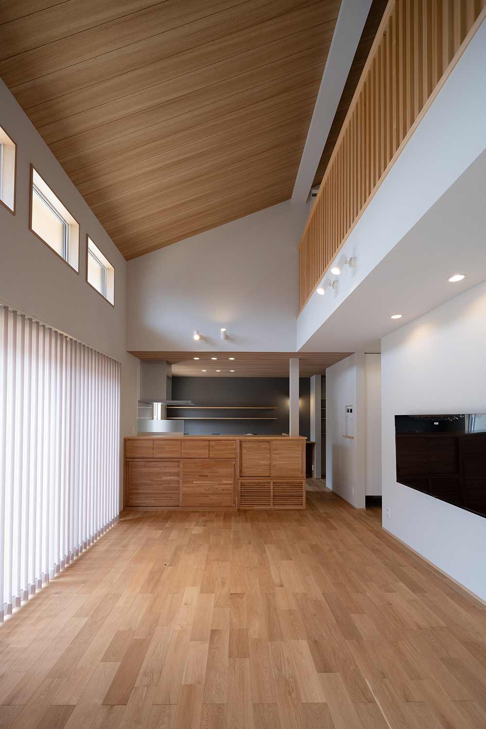 吹き抜けリビング