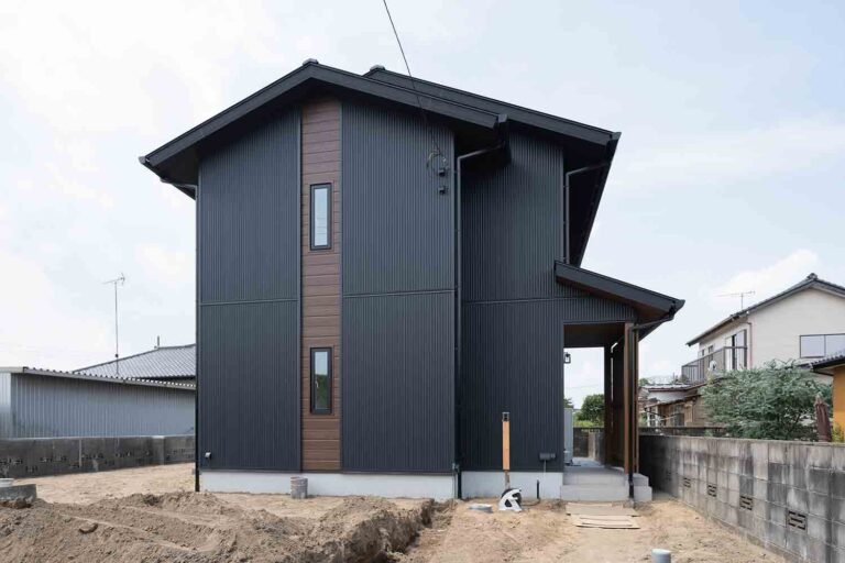 ガルバリウムのスタイリッシュな外観